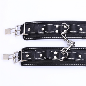 Kit BDSM - menottes, fouet, laisse, gagball, masque oculaire (réglé avec 9 parties)