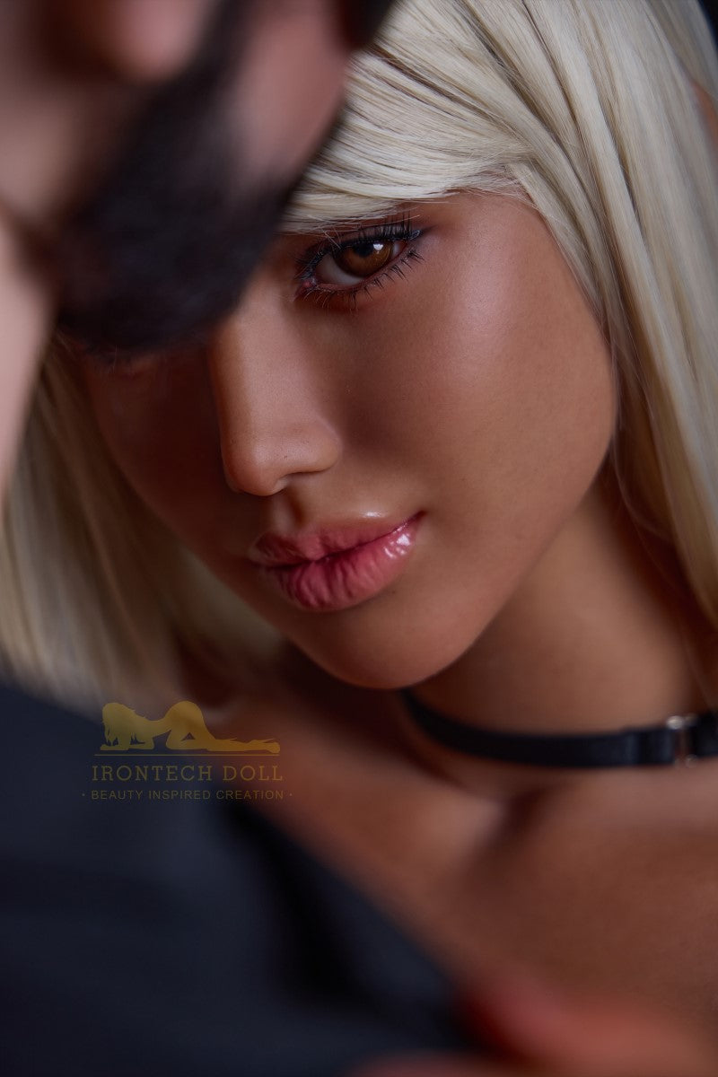 Belle poupée sexuelle (Lusandy Doll 165 cm en silicone D-Cup)