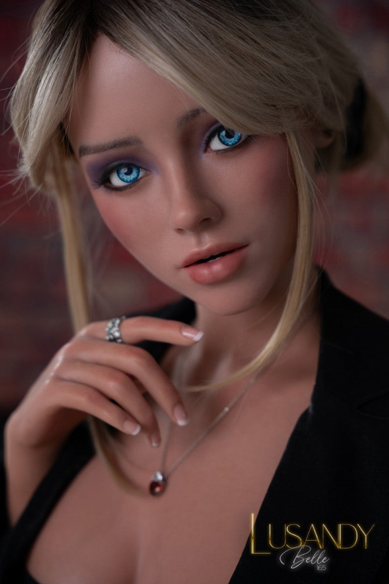 Belle poupée sexuelle (Lusandy Doll 165 cm en silicone D-Cup)