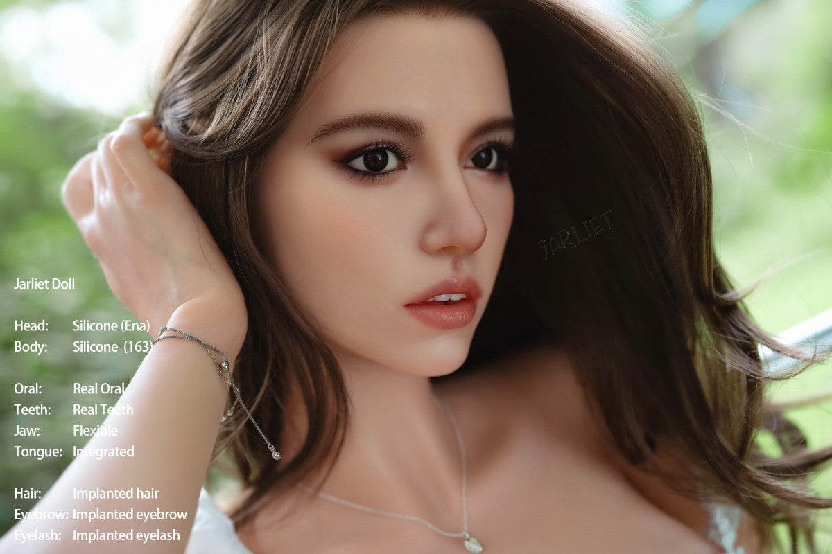 Ena poupée sexuelle (Jarliet 163 cm (coupe D en silicone)