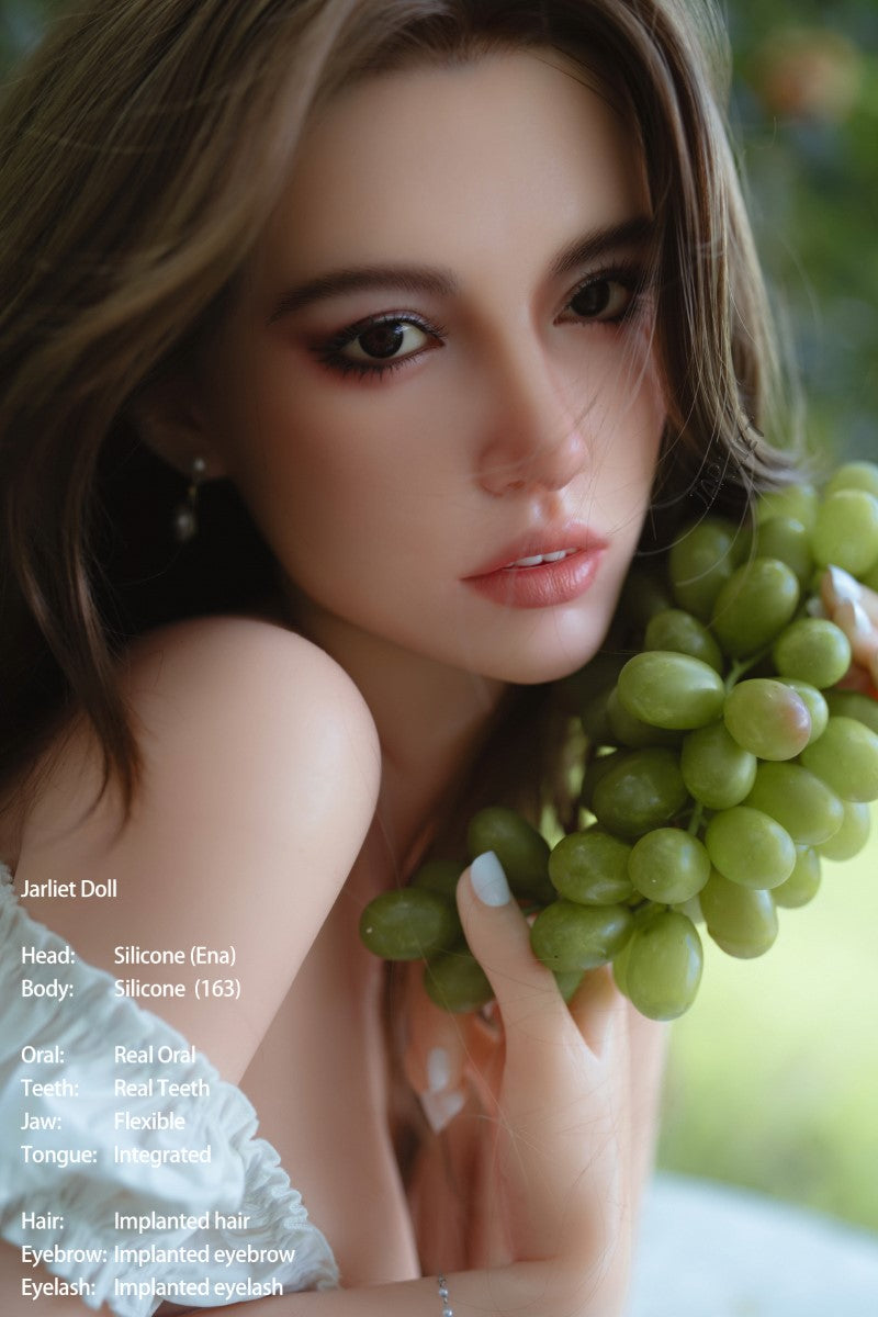 Ena poupée sexuelle (Jarliet 163 cm (coupe D en silicone)