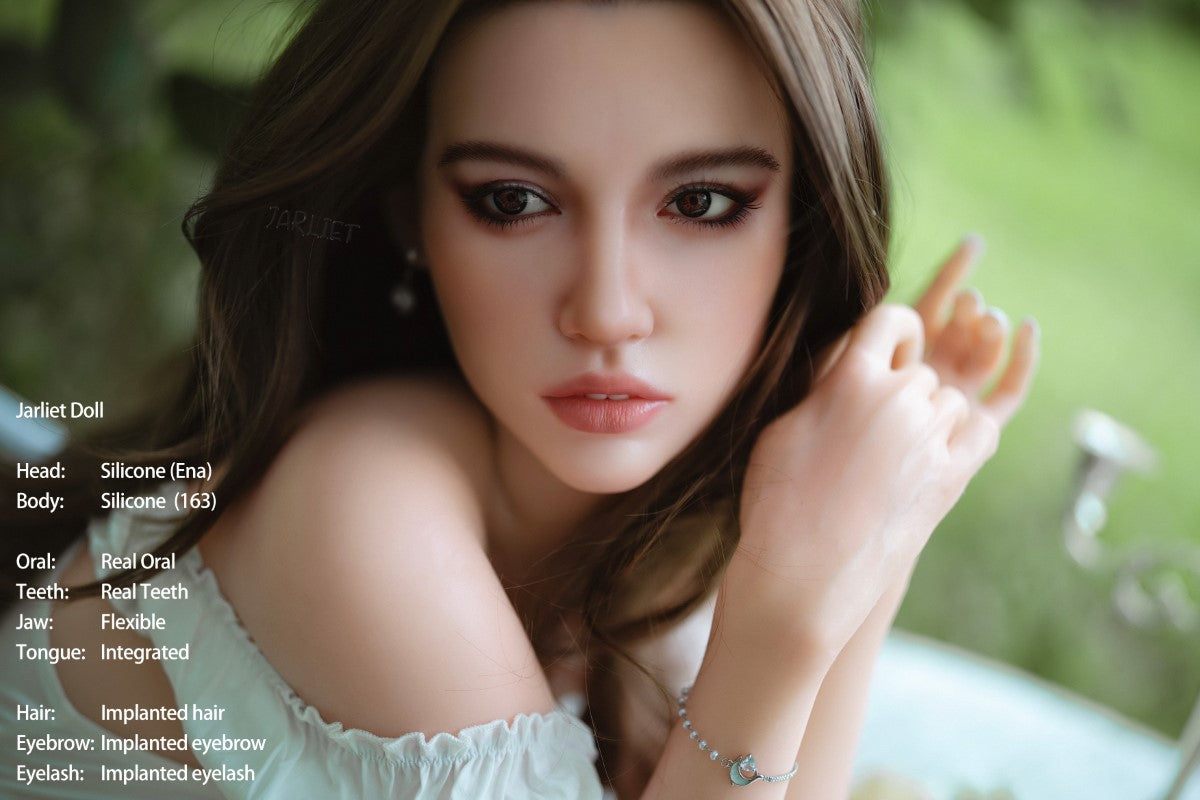 Ena poupée sexuelle (Jarliet 163 cm (coupe D en silicone)