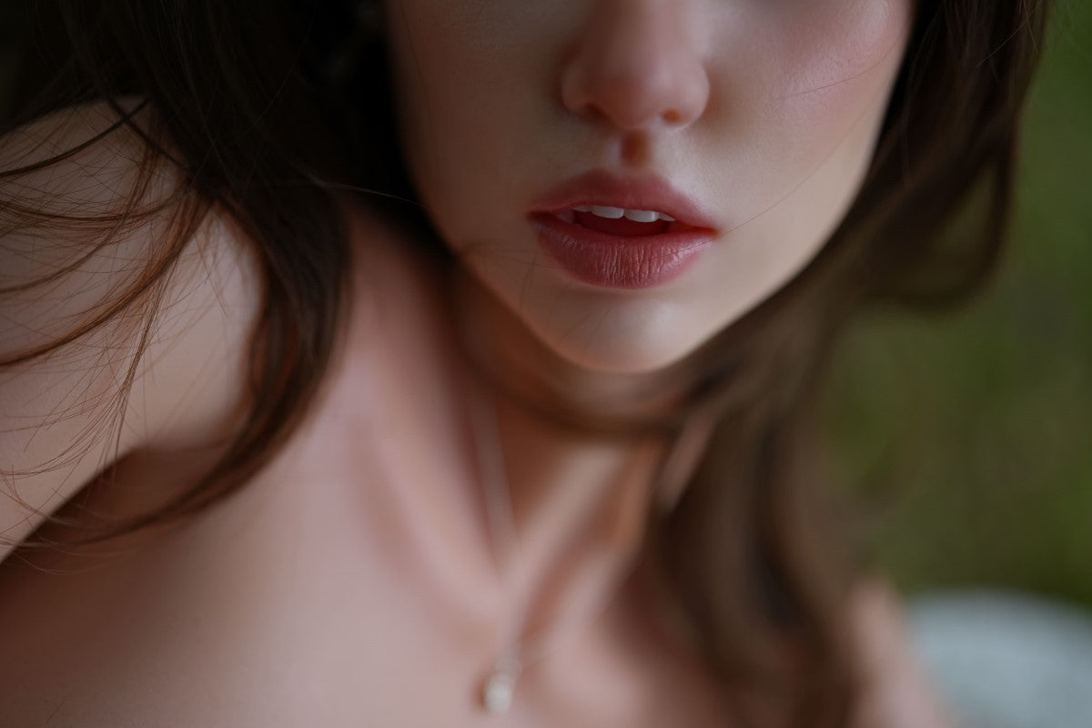 Ena poupée sexuelle (Jarliet 163 cm (coupe D en silicone)