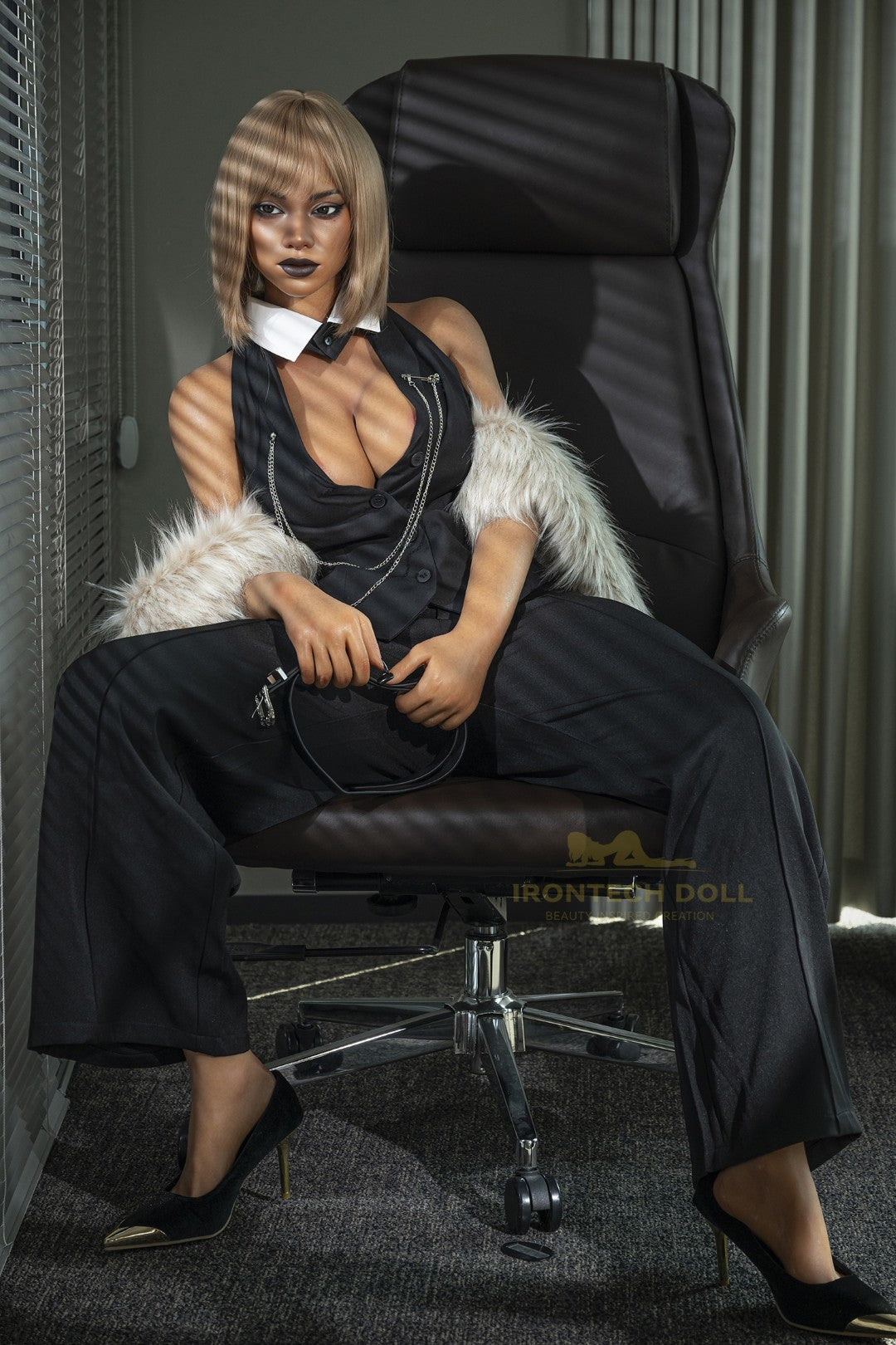 Tyra sekspop (Irontech Doll 164 cm E-cup S55 siliconen)