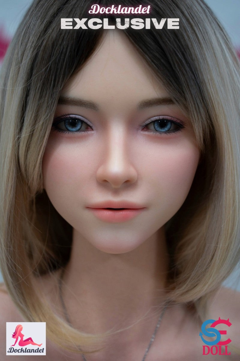 Annika.G is an exclusive torso sex doll equipped with real skin texture (RST), weight reduction and a head with movable jaw and real mouth (ROS). A 114 cm long silicone doll with a naturally shaped body and large breasts (size F cup).